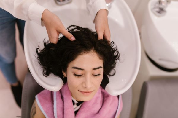 Transformer votre look chez un coiffeur à Arras