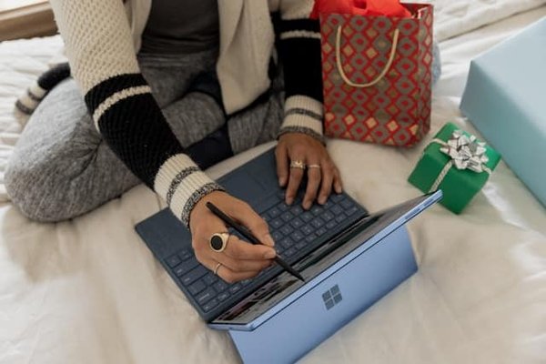 Guide pour sélectionner le collant idéal pour chaque style de jupe