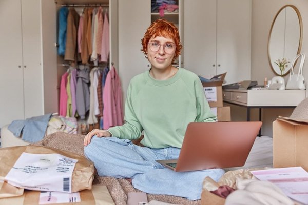 Prêt-à-porter femme : l'essor du shopping en ligne